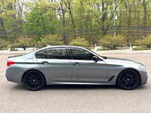 2018 BMW 540i xDrive M-Sport photo 17