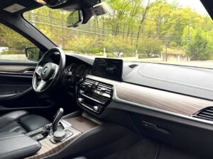 2018 BMW 540i xDrive M-Sport photo 5