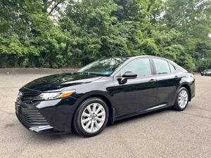 2020 Toyota Camry LE photo 1