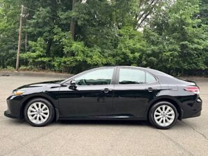 2020 Toyota Camry LE photo 2