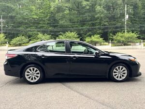 2020 Toyota Camry LE photo 5